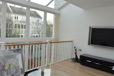 4 bedroom terraced house to rent, Epsom KT19