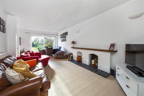 4 bedroom detached house to rent, Imber Grove, Esher, Surrey, KT10
