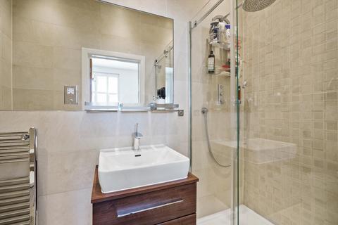 2 bedroom flat to rent, Oatlands Chase, Weybridge, Surrey, KT13