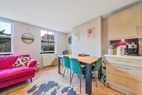 2 bedroom apartment to rent, Medfield Street Putney Heath SW15