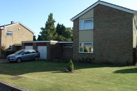 3 bedroom detached house to rent, Fairfax Close, Clifton, SG17