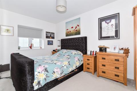 2 bedroom coach house for sale, Higham Avenue, Holborough Lakes, Kent