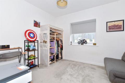 15 Higham Avenue, Snodland, ME6 5SY