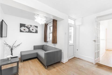 4 bedroom house to rent, Henniker Road, Stratford, London, E15