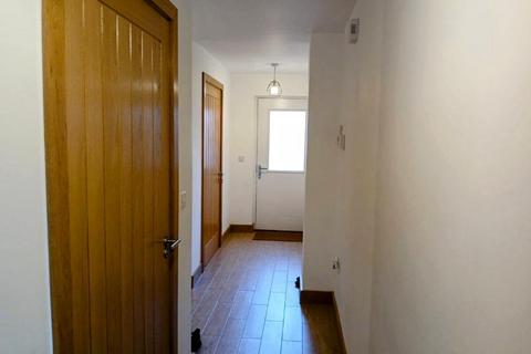 3 bedroom flat to rent, Langdon Road, Swansea, SA1 8RE