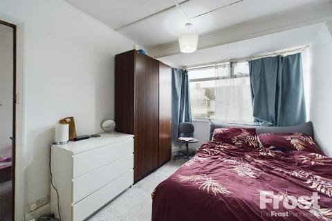 27 Cravan Avenue, Feltham, TW13 4EE