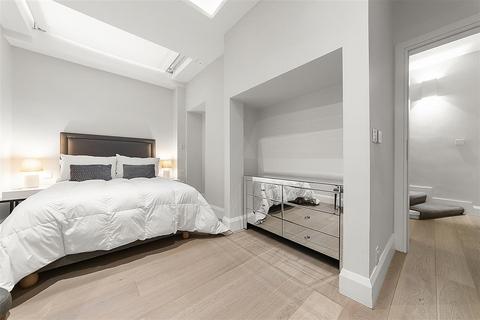 1 bedroom flat for sale, 41 Clanricarde Gardens, W2