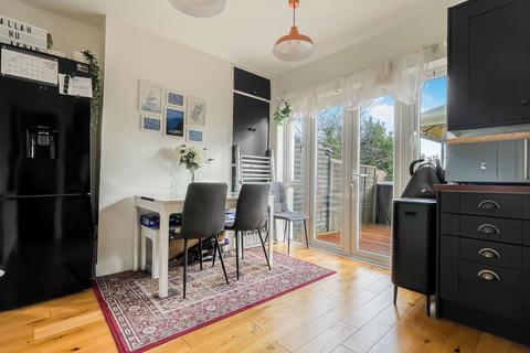3 bedroom terraced house for sale, Garland Road, London
