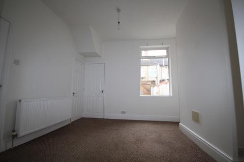 3 bedroom terraced house to rent, Mersey St, Hull, HU8