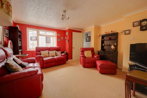 3 bedroom detached house for sale, Beale Street, Burgess Hill, RH15