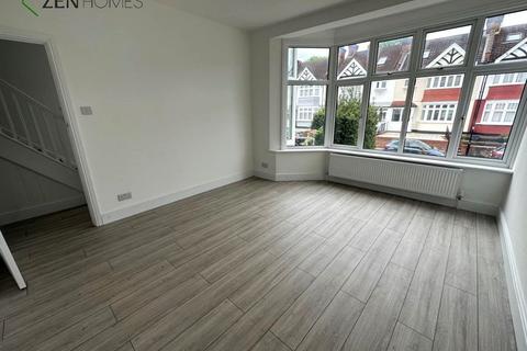 4 bedroom end of terrace house to rent, London E4