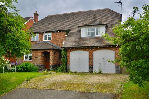 4 bedroom detached house for sale, Cotswold View, Playing Fields Lane, Ashton-Under-Hill, WR11 7RF