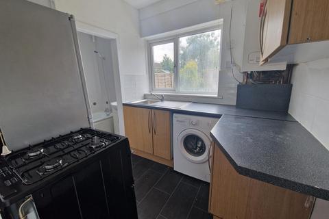 1 bedroom ground floor flat to rent, Shere Road, Gants Hill, IG2 6TQ