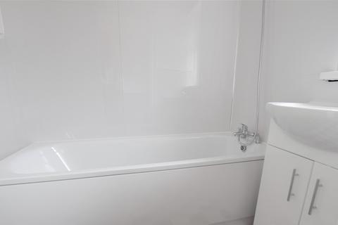1 bedroom ground floor flat to rent, Shere Road, Gants Hill, IG2 6TQ
