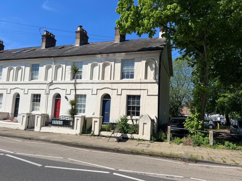 27 Eastgate Street, Winchester... 4 bed end of terrace house for sale