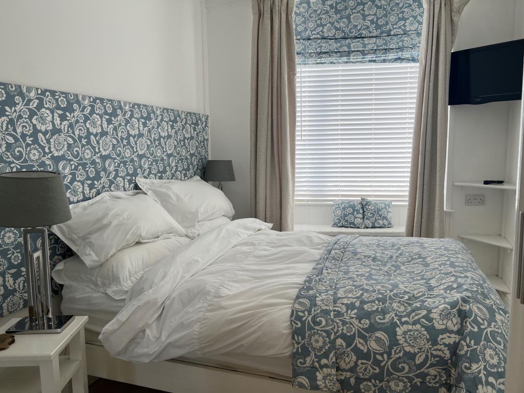 Trispen - ground floor apartment double bedroom