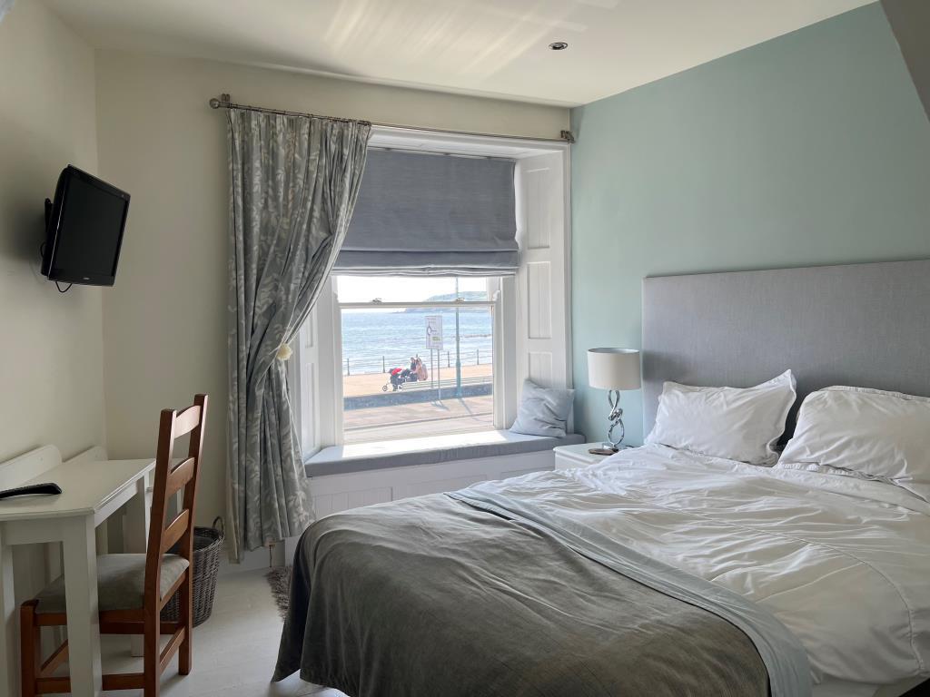 Zelah - first floor apartment bedroom with sea vie