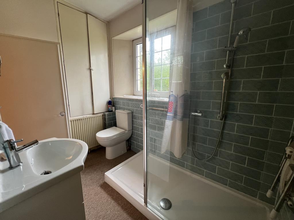 General view of the shower room Rockwood House