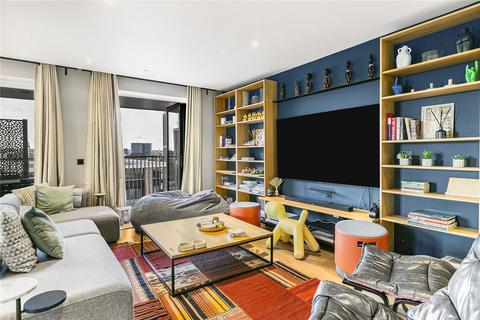3 bedroom apartment to rent, Jubilee Walk, London, WC1X