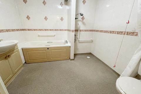 2 bedroom flat for sale, Flat 69, Laurel Court, 24 Stanley Road, Cheriton, Folkestone, Kent