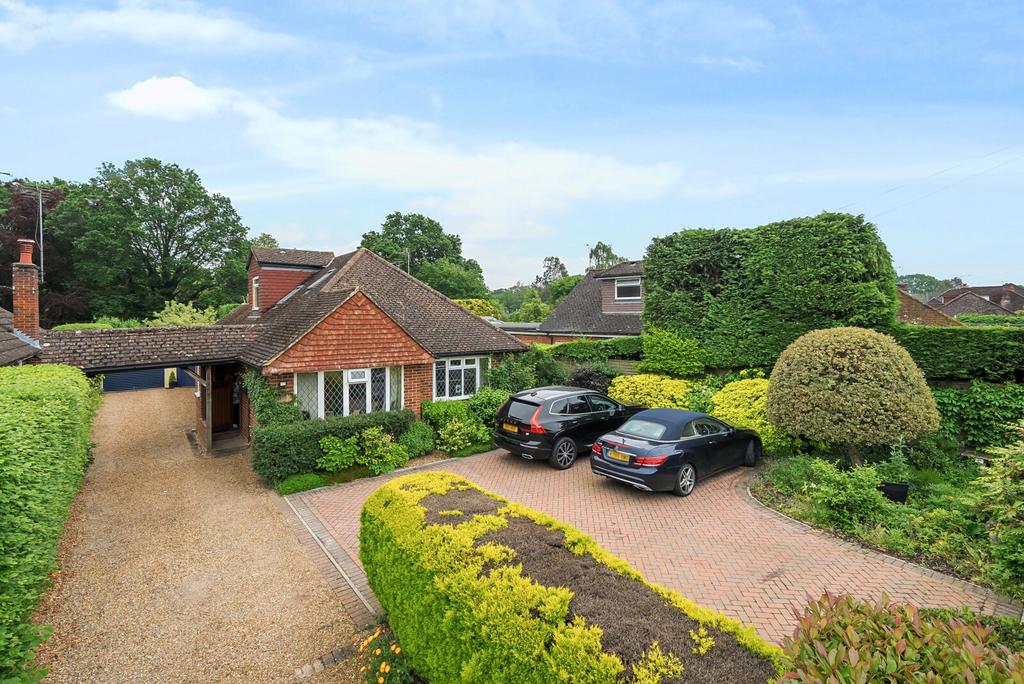 Potters Lane, Send, Woking, GU23 3 bed bungalow for sale £750,000