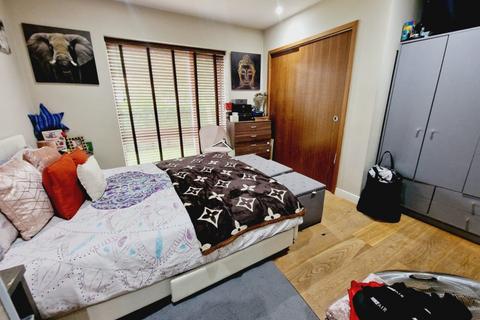 2 bedroom flat to rent, East Barnet Road, Barnet