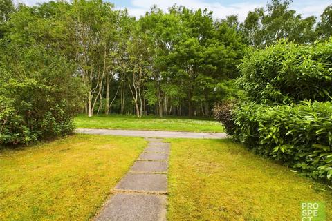 66 Oakengates, Bracknell, RG12 7QL