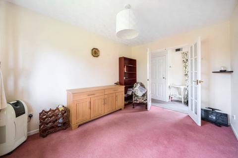 2 bedroom bungalow for sale, Fox Road, Haslemere, Surrey, GU27