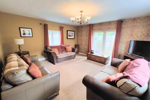 2 bedroom detached house for sale, Denholme Gate Road, Northowram HX3