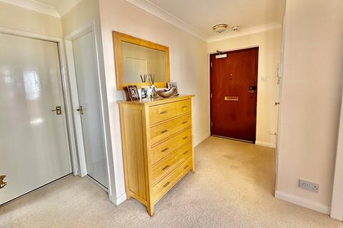 2 bedroom apartment for sale, West Cliff Road, West Cliff, Bournemouth, BH2