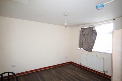 3 bedroom flat to rent, Kathleen Avenue, Wembley HA0