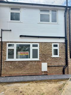 4 bedroom end of terrace house to rent, Fleetside, West Molesey KT8