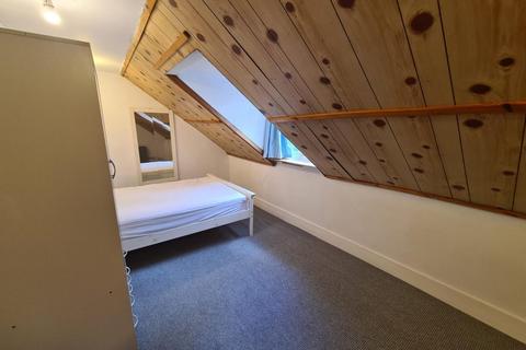 Studio to rent, Walpole Road, Boscombe (Student Room)