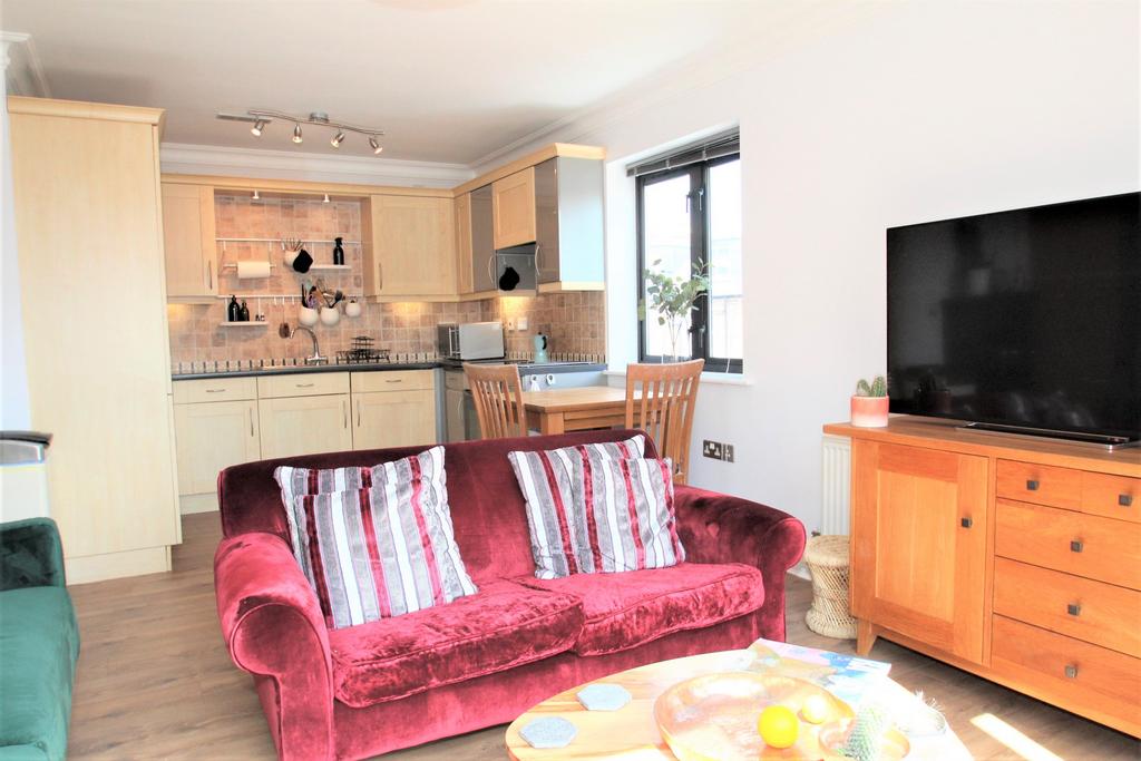 Lounge/Kitchen