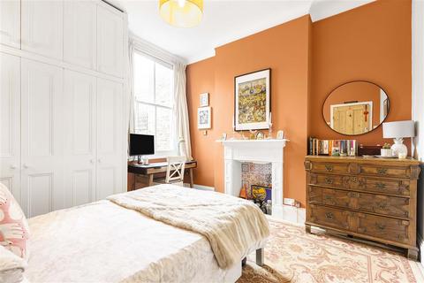 3 bedroom maisonette for sale, Endlesham Road, SW12