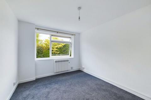 2 bedroom flat to rent, Church Road, Worthing, BN13 1ES