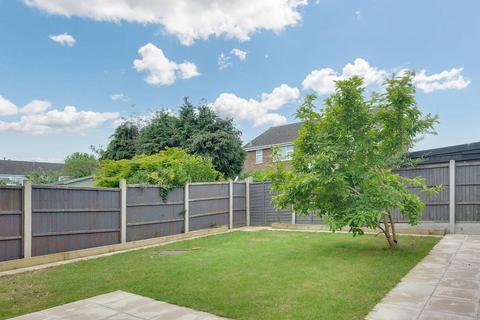 3 bedroom semi-detached house for sale, Chestnut Walk, Chelmsford CM1