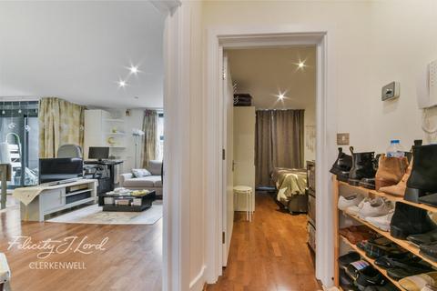 1 bedroom flat for sale, Goswell Road, London, EC1