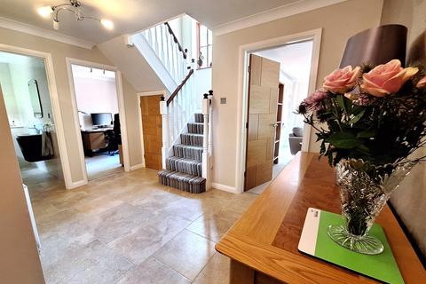 5 bedroom detached house for sale, West End, Southampton