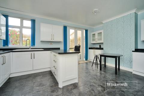 4 Morley Road, Sutton, SM3 9LN