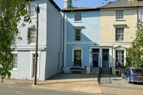 4 Clarence Place, Gravesend, DA12 1LD