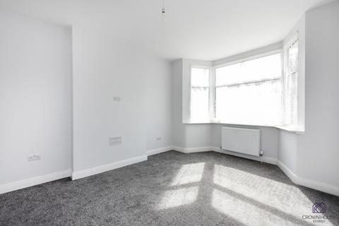 4 bedroom end of terrace house to rent, Spencer Road, London, N11