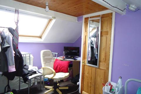 9 Cross Flatts Row, Beeston, Leeds, LS11 7JR