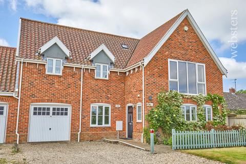 4 bedroom detached house for sale, The Common, Norwich NR14