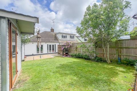 28 Belchamps Way, Hockley, SS5 4NU
