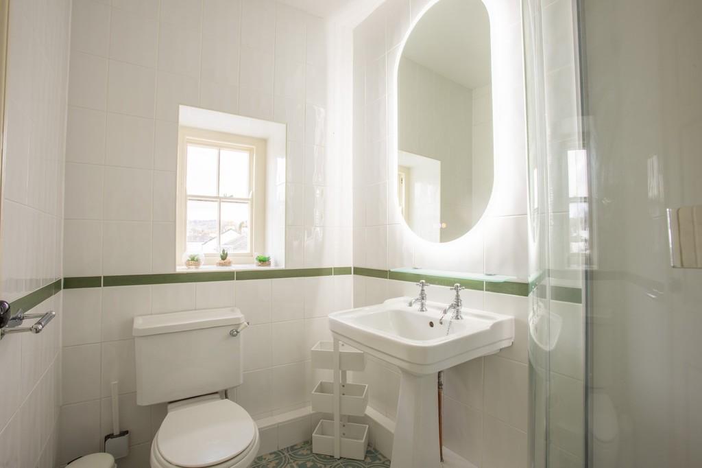 Ensuite to Bedroom 1