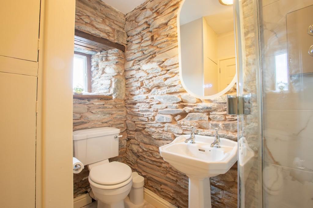 Ensuite to Bedroom 5