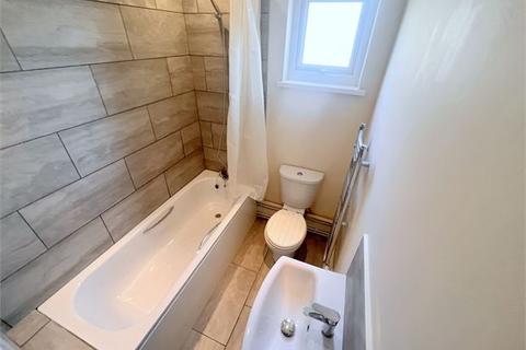 2 bedroom flat to rent, Limesford Road, Nunhead, London,