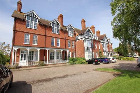 1 bedroom flat for sale, Lyon Close, Clacton on Sea