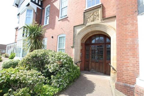 1 bedroom flat for sale, Lyon Close, Clacton on Sea